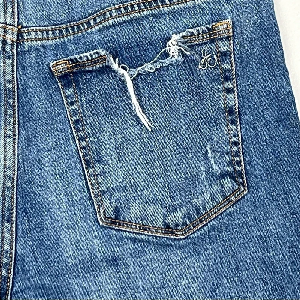 Sam Edelman The Derby distressed raw hem Bermuda Shorts, size 28.